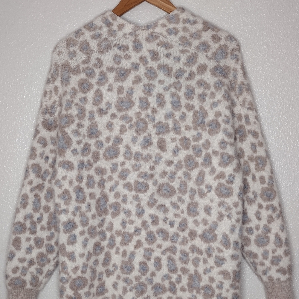 UGG RTW Alpaca Wool Blend Leopard Print Gray Cream Cardigan Sz M - Picture 5 of 13
